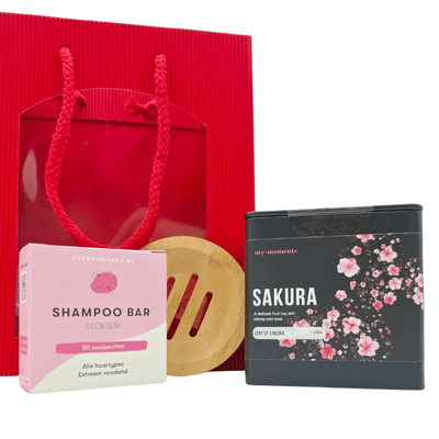 Liefdesbloesem – Valentijn Giftbag met Sakura Thee en Shampoo Bar
