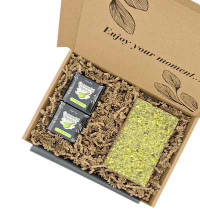Matcha & Dubai Bar Brievenbuscadeau – Luxe Thee - en Chocolademoment per Post - My - Moments.nl